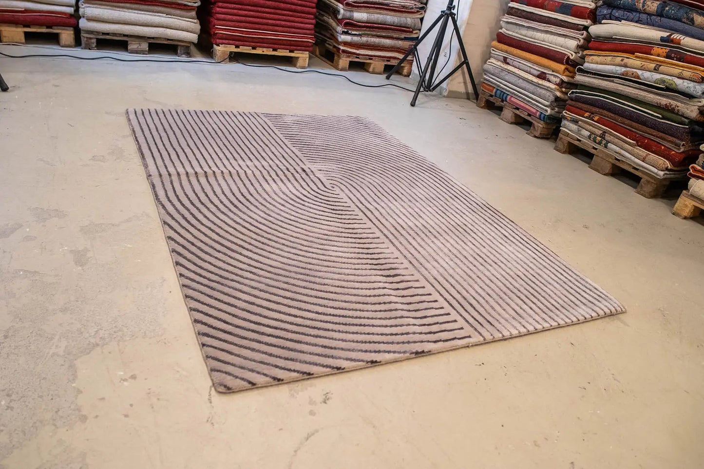 Designer Rug by Pascal Walter - Lines (209x152 cm) - German Carpet Shop