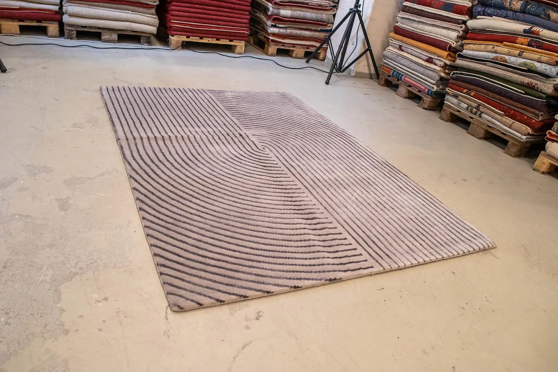 Designer Rug by Pascal Walter - Lines (209x152 cm) - German Carpet Shop