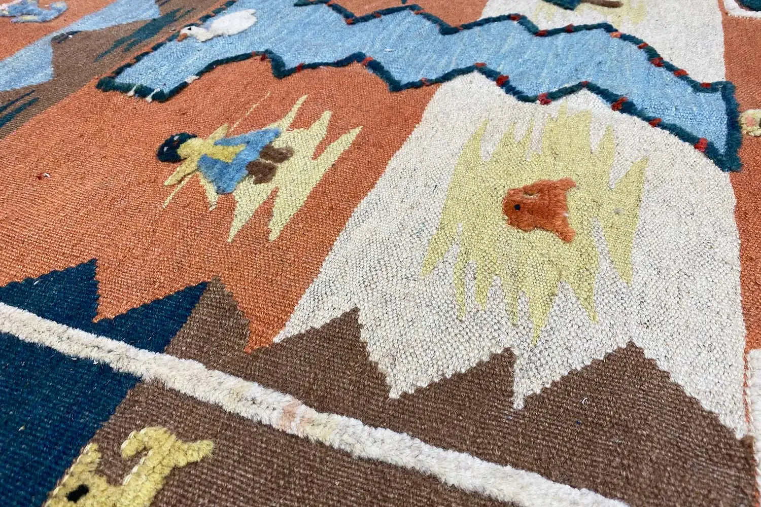 Kilim Qashqai - 804927 (106x103 cm) - Premium Kelim from German Carpet Shop - Just €149! Shop now at German Carpet Shop