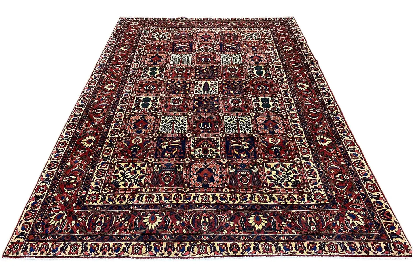 Bakhtiari - (340x238cm) - German Carpet Shop