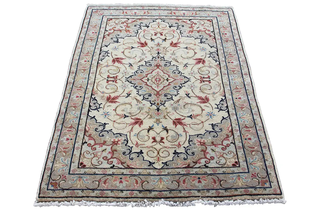 Keshan - Beige (147x102 cm) - German Carpet Shop