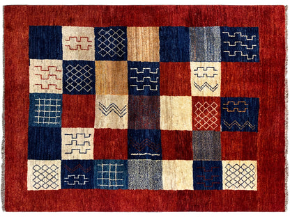 Gabbeh-Teppich (194x140 cm) rechteckig, roter Untergrund mit geometrischen Patchwork-Blöcken