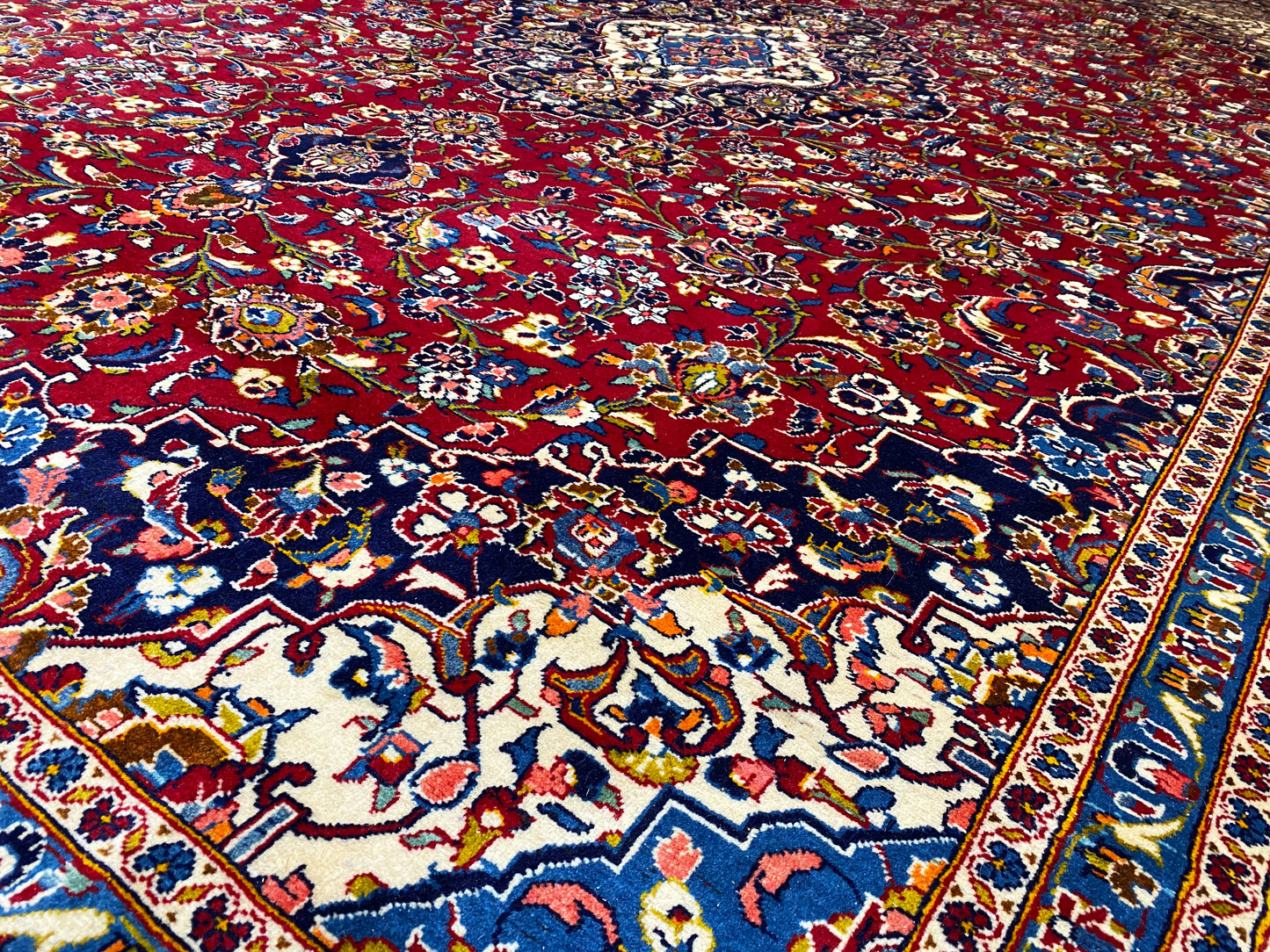 Keshan - Red (400x288 cm)