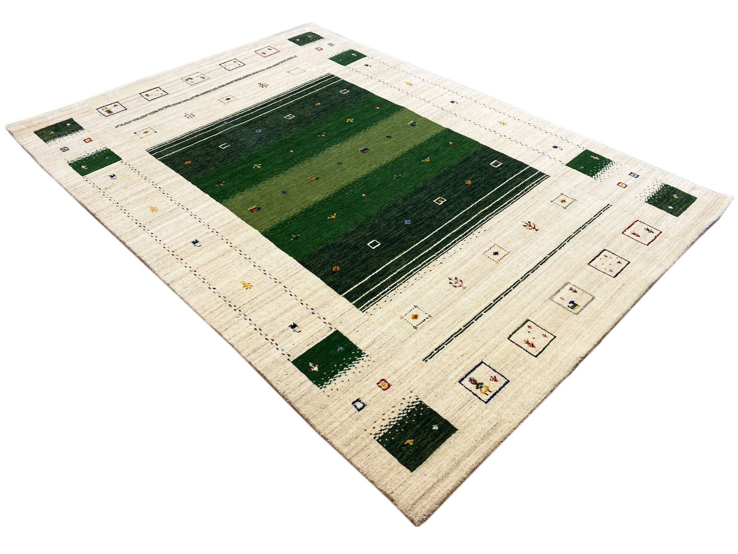Loom Luri Rug - 175x241 cm
