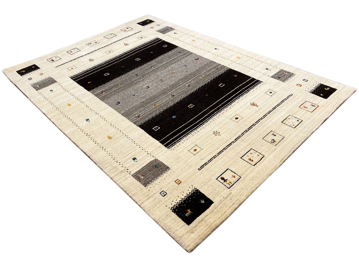 Loom Luri Rug - 240x176 cm