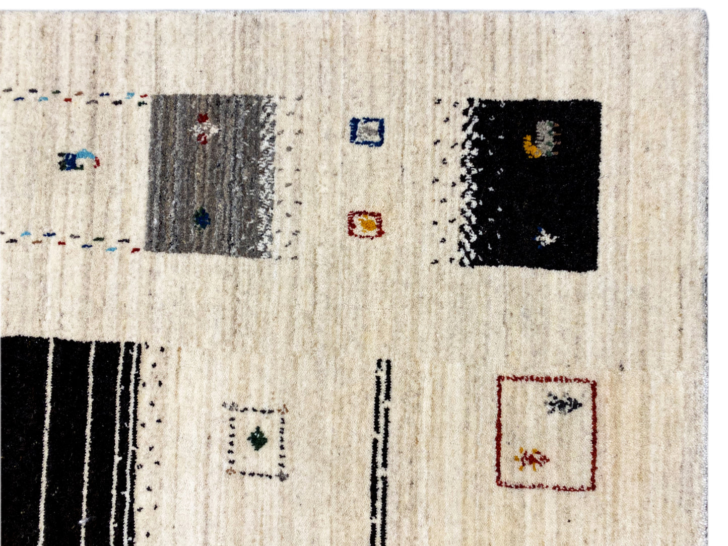 Loom Luri Rug - 240x176 cm