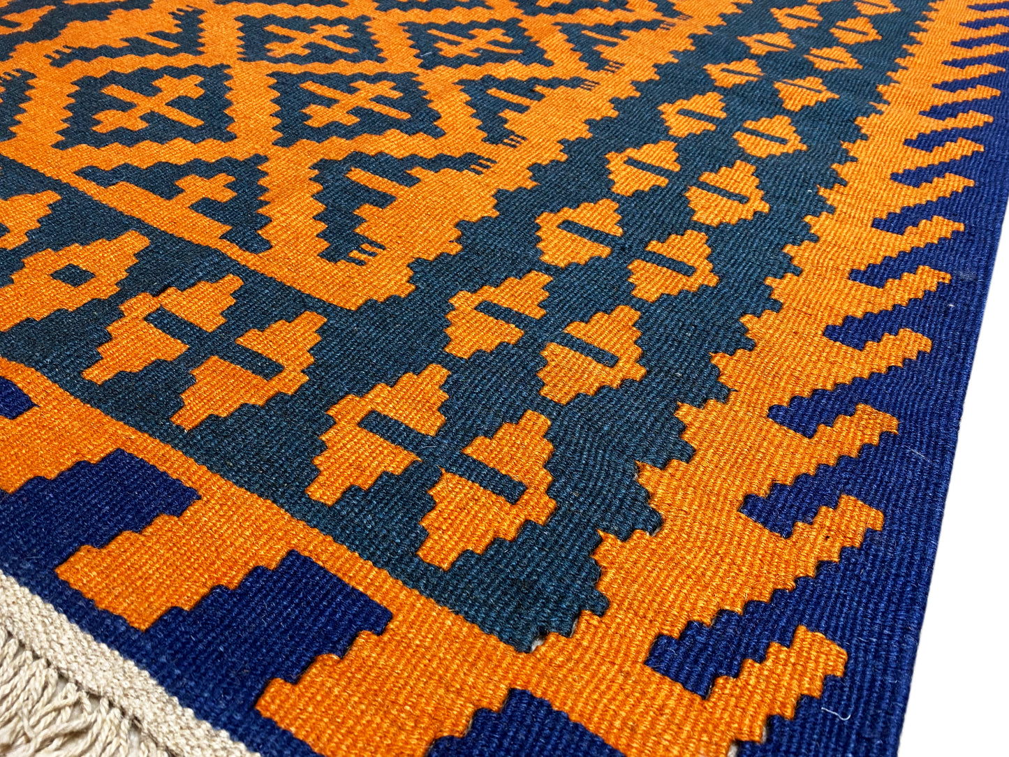 Boho Kelim Qashqai aus 100 Prozent Wolle mit Geometrie-Motiv