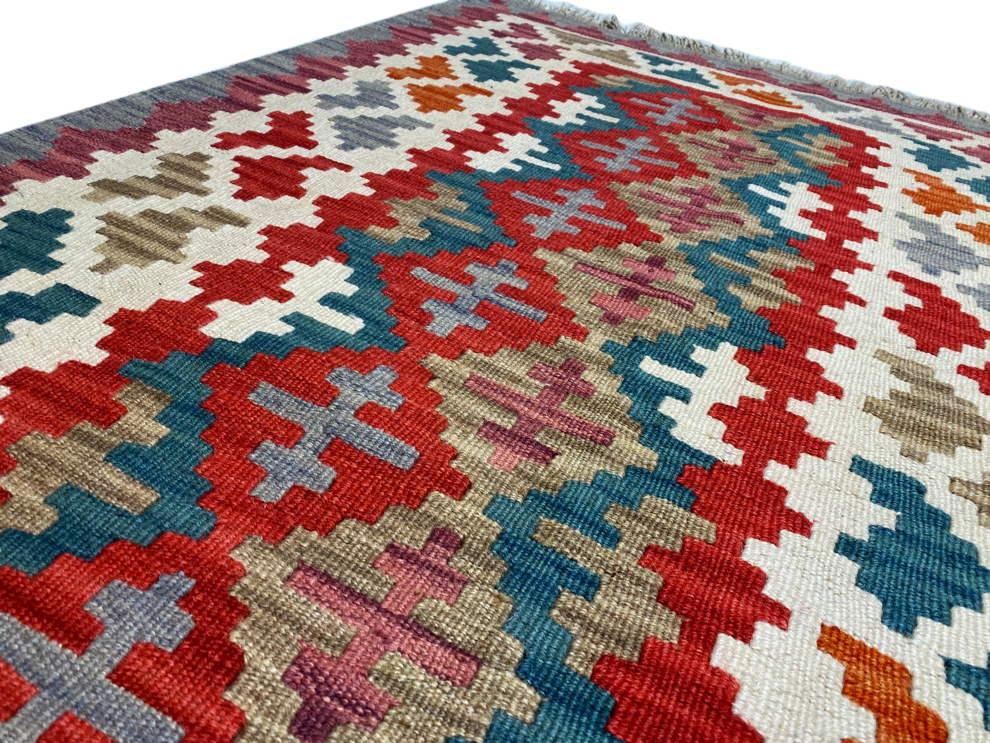 Dekorativer Qashqai Kelim Teppich für moderne Boho Interieurs