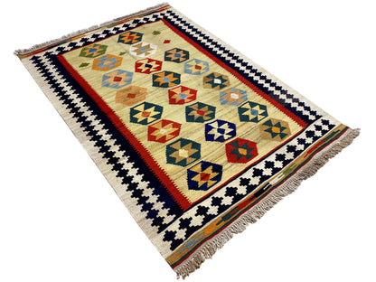 Vintage Kelim Qashqai Teppich aus ungefärbter Wolle für Wohnzimmer und Flur