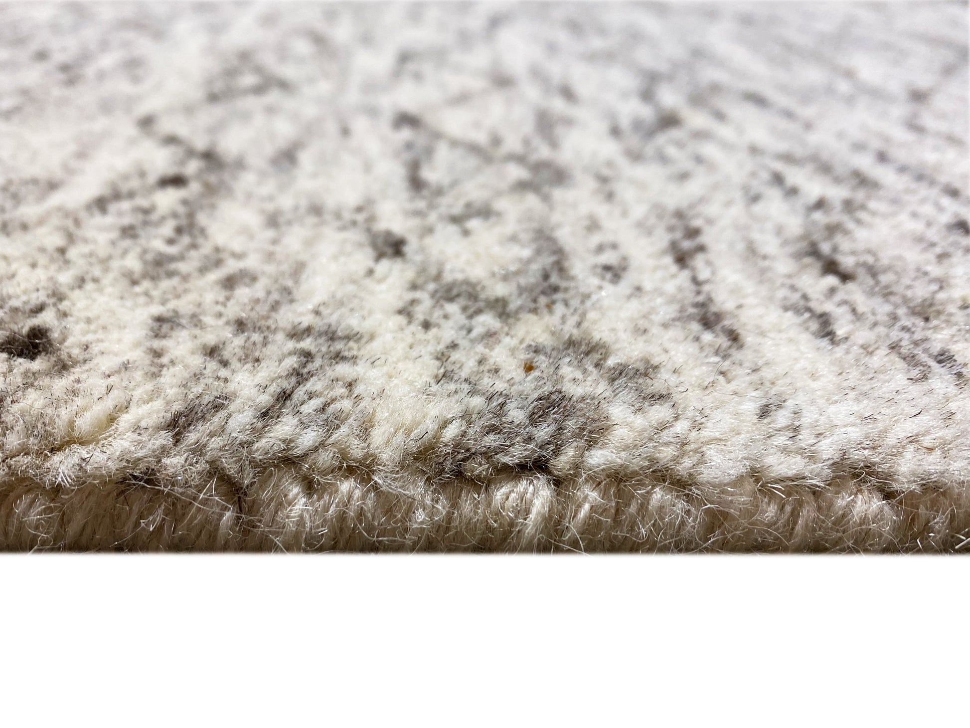 Weicher Berber Wollteppich in Grau und Creme für moderne Räume